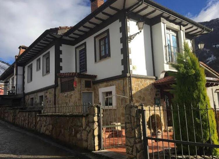 Hotel Restaurante La Carasca Orlé Kültér fotó