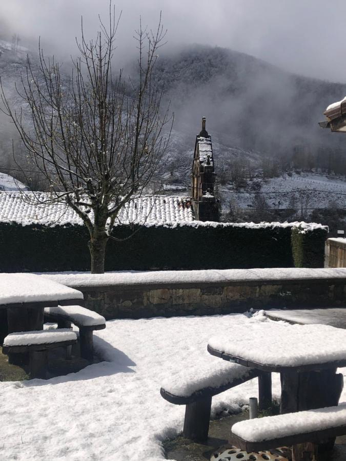 Hotel Restaurante La Carasca Orlé Kültér fotó