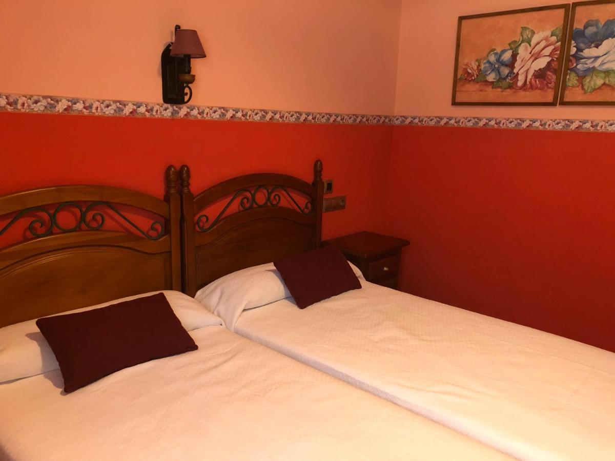 Hotel Restaurante La Carasca Orlé Kültér fotó