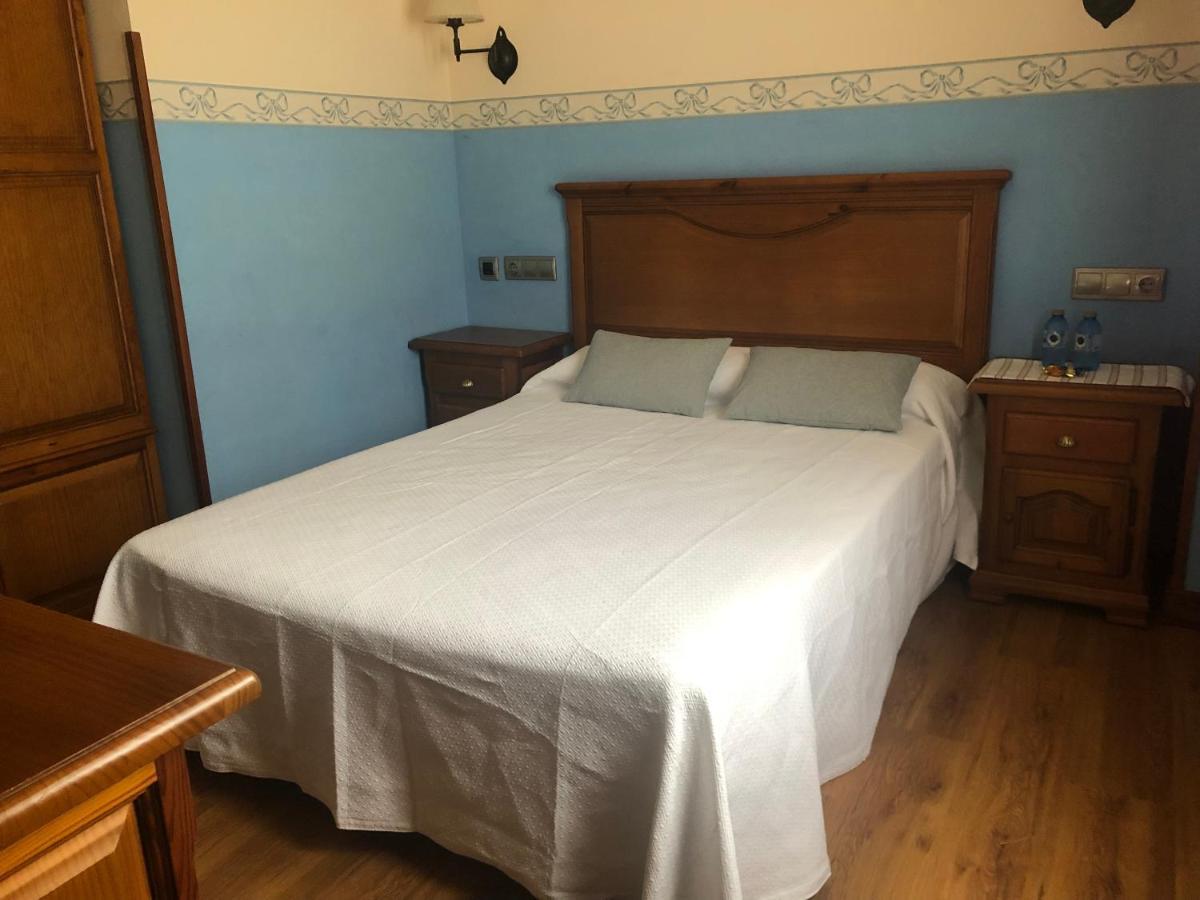 Hotel Restaurante La Carasca Orlé Kültér fotó