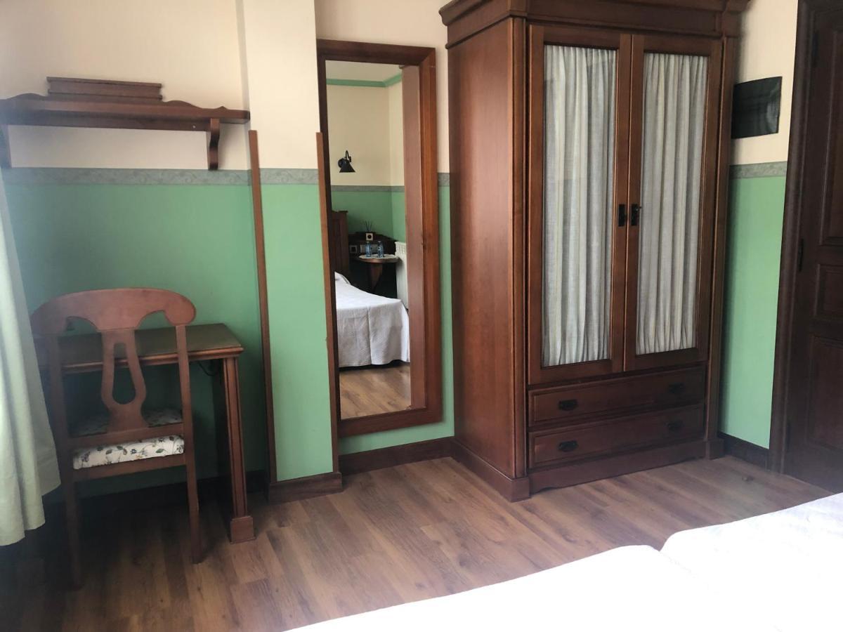 Hotel Restaurante La Carasca Orlé Kültér fotó