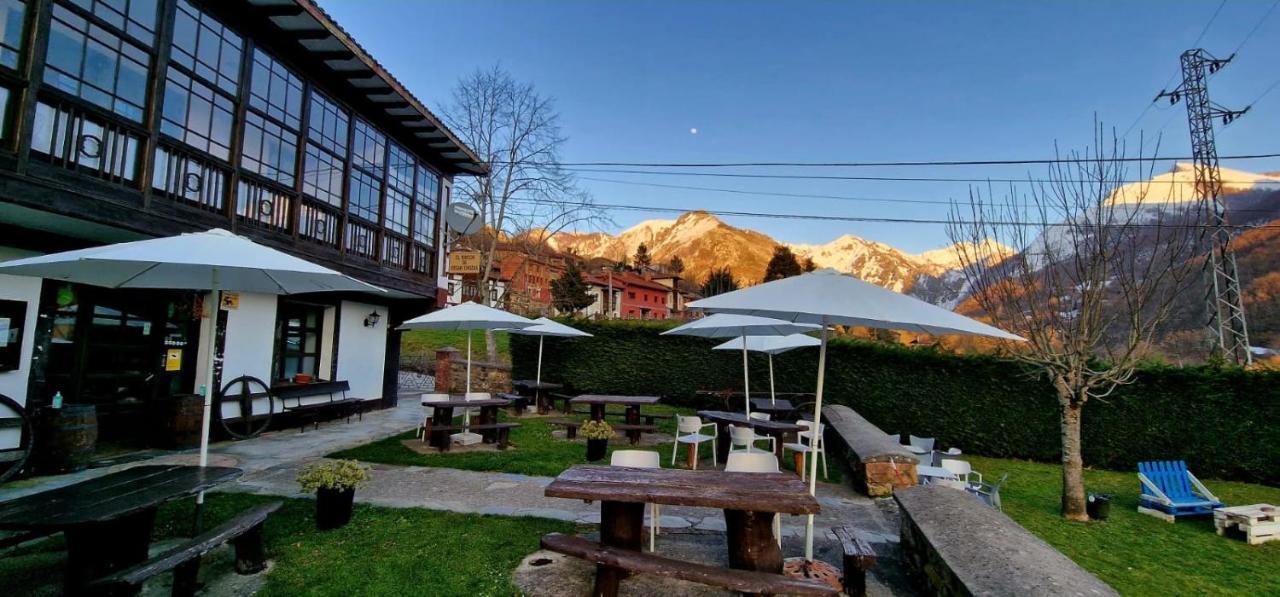 Hotel Restaurante La Carasca Orlé Kültér fotó
