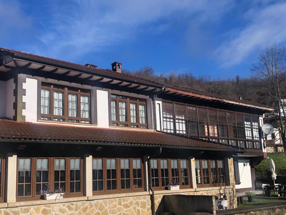 Hotel Restaurante La Carasca Orlé Kültér fotó