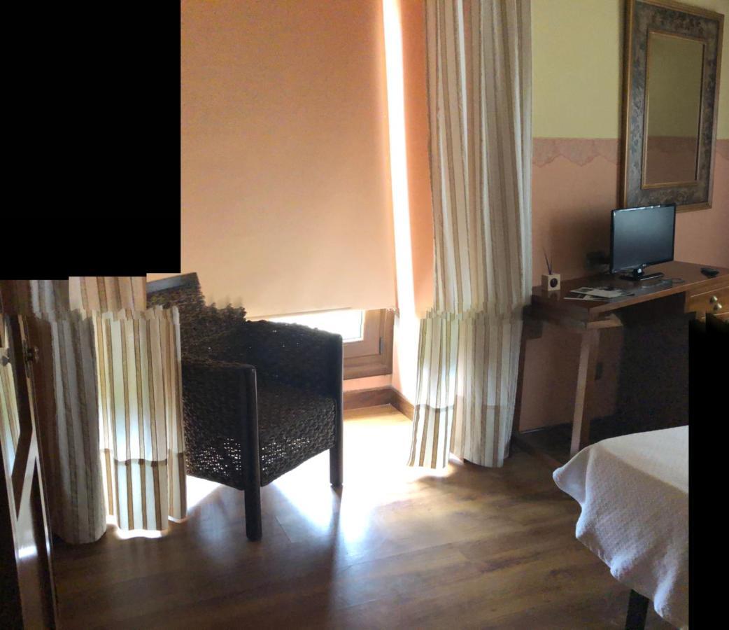 Hotel Restaurante La Carasca Orlé Kültér fotó